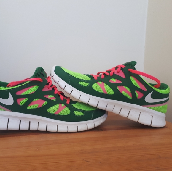Nike Shoes - 🍉 Nike Free Run lightweight runners